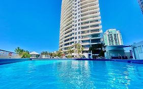 Oceanfront Family Apartment Pool & Bbq